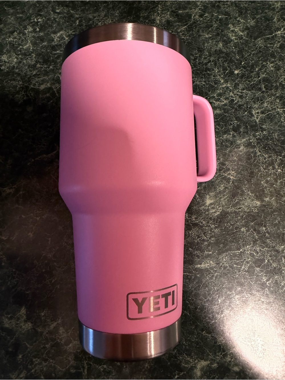 💥 YETI 🫈 RAMBLER® 30 OZ STRAW MUG
WITH STRAW LID